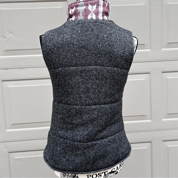 STACCATO GRAY BURGUNDY PUFFER VEST SIZE SMALL - Picture 5 of 11